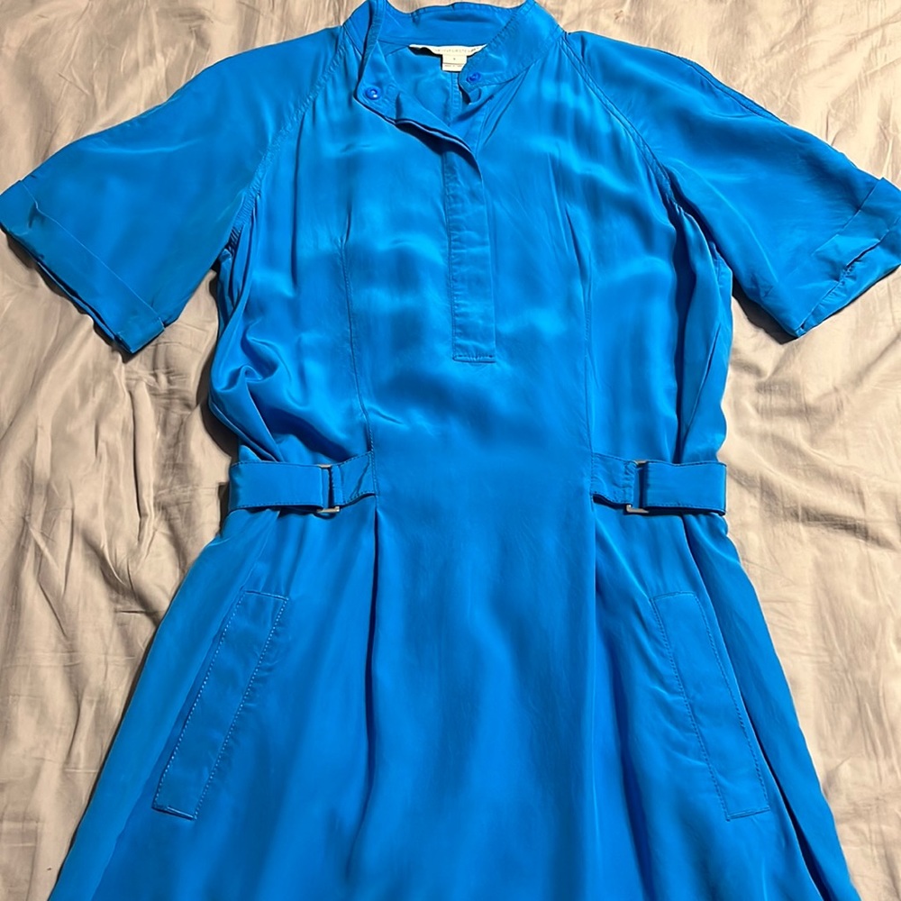 Diane von Furstenberg ocean blue 100% silk dress with pockets size 6